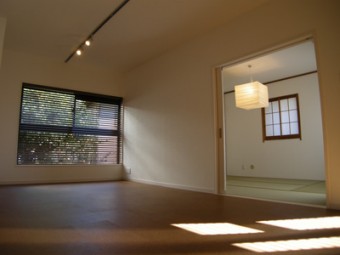 コルクフロアで温かみのある空間に コルクフロアで温かみのある空間に